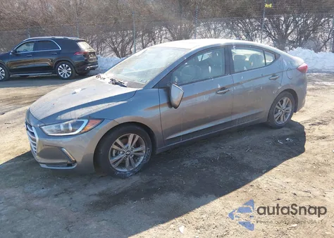 2018 Hyundai Elantra Value Edition z USA, uszkodzony, nr VIN 5NPD84LF1JH369083